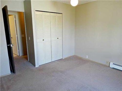 231-10120 Brookpark Boulevard Sw, Calgary, AB - Indoor Photo Showing Other Room