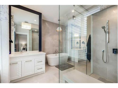 1208 Richland Road Ne, Calgary, AB - Indoor Photo Showing Bathroom