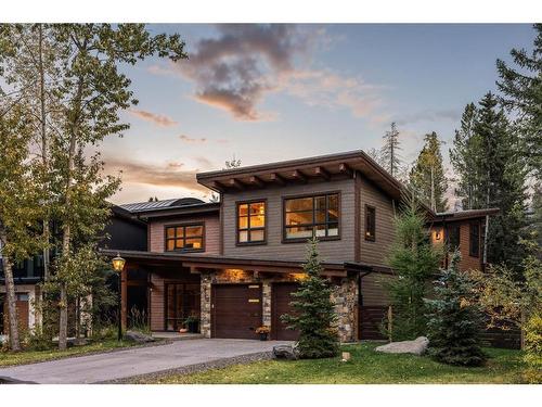 825 14Th Street, Canmore, AB - Outdoor