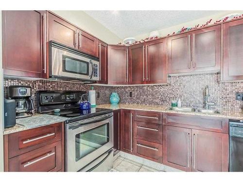 407-429 14 Street Nw, Calgary, AB - Indoor Photo Showing Kitchen