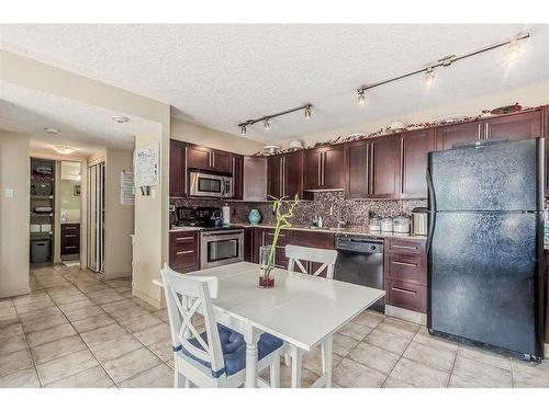 407-429 14 Street Nw, Calgary, AB - Indoor Photo Showing Other Room