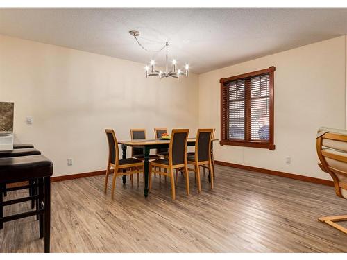 319-170 Crossbow Place, Canmore, AB - Indoor Photo Showing Dining Room