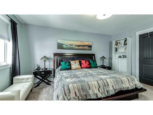 100 Aspen Creek Way, Strathmore, AB - Indoor Photo Showing Bedroom