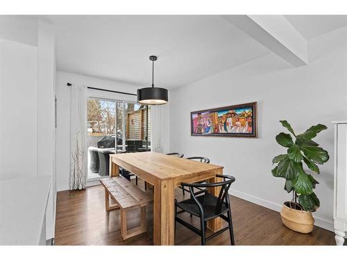 5620 37 Street Sw, Calgary, AB - Indoor Photo Showing Dining Room