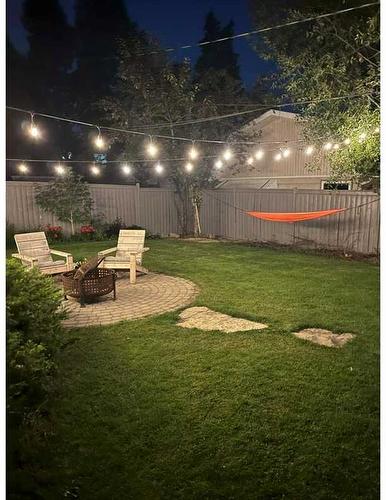 5620 37 Street Sw, Calgary, AB - Outdoor With Backyard