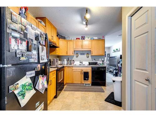 241 Saddlebrook Point Ne, Calgary, AB - Indoor Photo Showing Kitchen