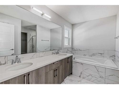 190 Lucas Close Nw, Calgary, AB - Indoor Photo Showing Bathroom