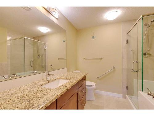 708-32 Varsity Estates Circle Nw, Calgary, AB - Indoor Photo Showing Bathroom