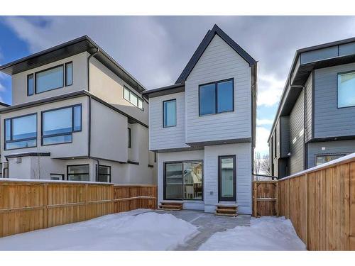 2028 Bowness Road Nw, Calgary, AB - Outdoor