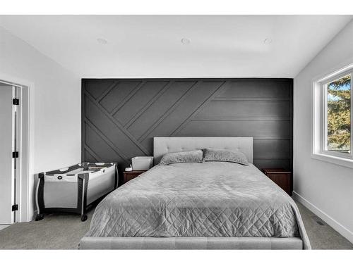 3316 36 Avenue Sw, Calgary, AB - Indoor Photo Showing Bedroom