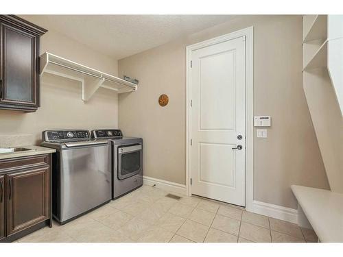 42 Waters Edge Drive, Heritage Pointe, AB - Indoor Photo Showing Laundry Room