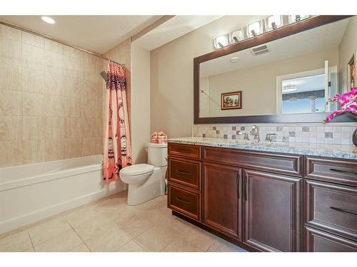 42 Waters Edge Drive, Heritage Pointe, AB - Indoor Photo Showing Bathroom