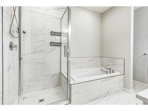 537 Marine Drive Se, Calgary, AB - Indoor Photo Showing Bathroom
