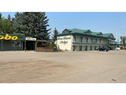 230 7 Avenue, Bow Island, AB 