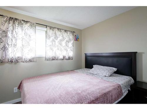 233090 Range Road 282, Rural Rocky View County, AB - Indoor Photo Showing Bedroom