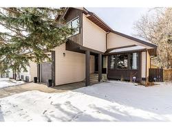64 Scenic Place NW Calgary, AB T3L 1A5