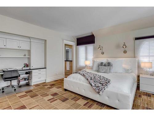 44 Aspen Ridge Heights Sw, Calgary, AB - Indoor Photo Showing Bedroom
