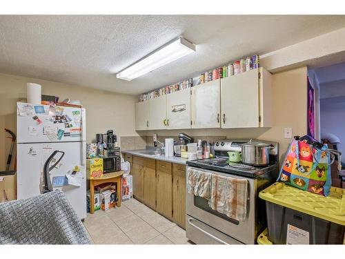 318 21 Avenue Sw, Calgary, AB - Indoor Photo Showing Kitchen