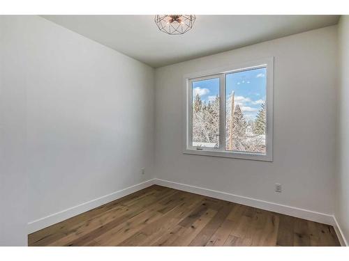 1912 45 Avenue Sw, Calgary, AB - Indoor Photo Showing Other Room
