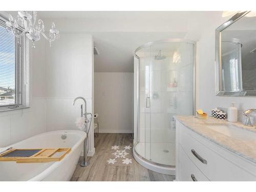 65 Scanlon Hill Nw, Calgary, AB - Indoor Photo Showing Bathroom