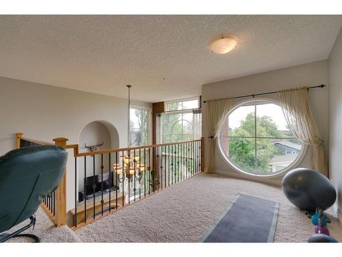 302-2306 17B Street Sw, Calgary, AB - Indoor Photo Showing Other Room
