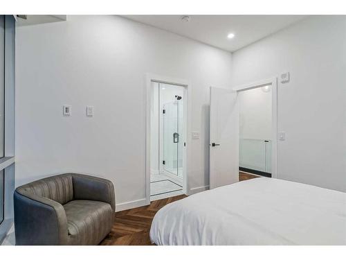701-8505 Broadcast Avenue Sw, Calgary, AB - Indoor Photo Showing Bedroom