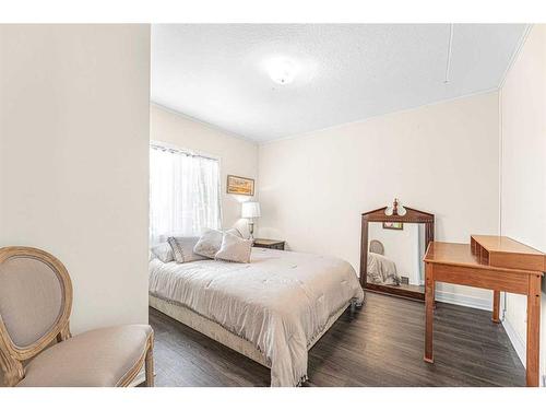 308 Glyde Street, Rosebud, AB - Indoor Photo Showing Bedroom