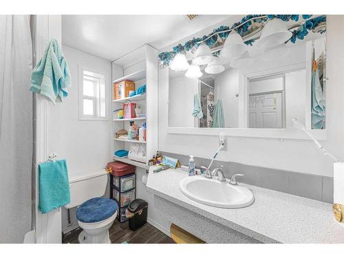 308 Glyde Street, Rosebud, AB - Indoor Photo Showing Bathroom