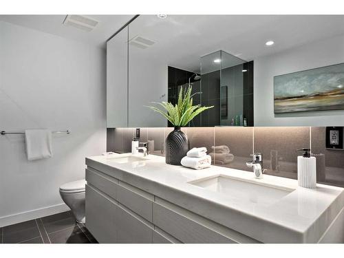 3408-310 12 Avenue Sw, Calgary, AB - Indoor Photo Showing Bathroom