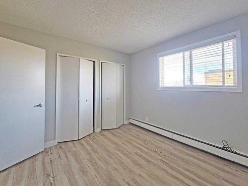 2310 17A Street Sw, Calgary, AB - Indoor Photo Showing Other Room