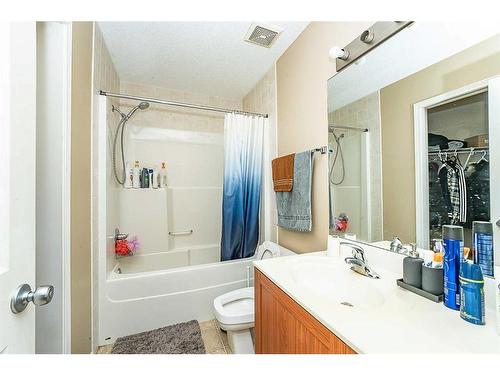 162 Saddlecrest Close Ne, Calgary, AB - Indoor Photo Showing Bathroom