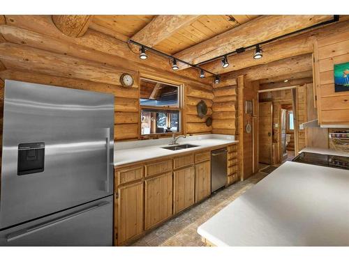 64 Breezewood Bay, Rural Rocky View County, AB - Indoor Photo Showing Kitchen