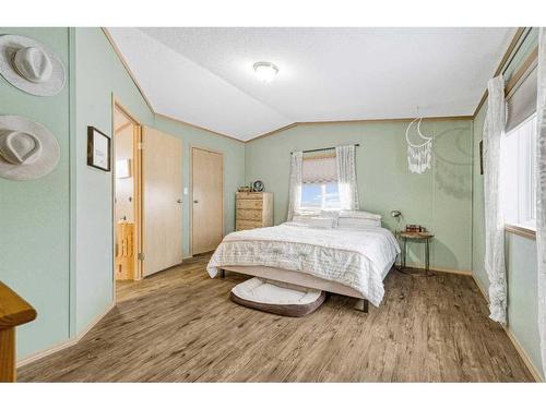 204076 Range Road 253, Rural Vulcan County, AB - Indoor Photo Showing Bedroom