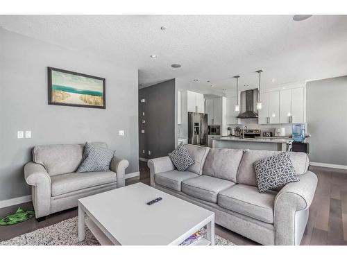 19 Lakewood Mews, Strathmore, AB - Indoor Photo Showing Living Room