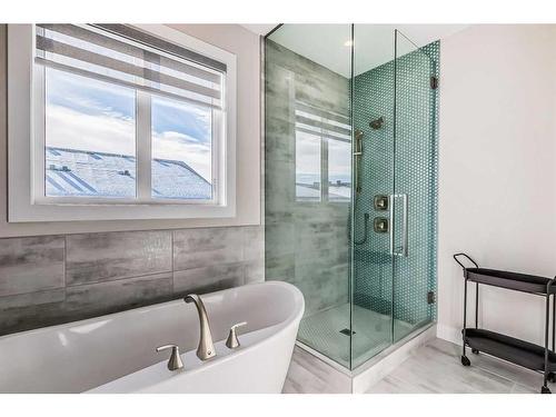 235 Carringham Road Nw, Calgary, AB - Indoor Photo Showing Bathroom