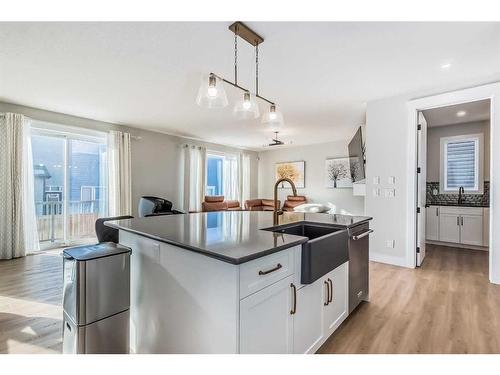 235 Carringham Road Nw, Calgary, AB - Indoor Photo Showing Kitchen With Upgraded Kitchen
