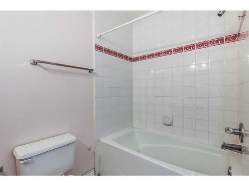 201-103 10 Avenue Nw, Calgary, AB - Indoor Photo Showing Bathroom
