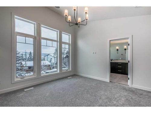 5016 21 Avenue Nw, Calgary, AB - Indoor Photo Showing Other Room