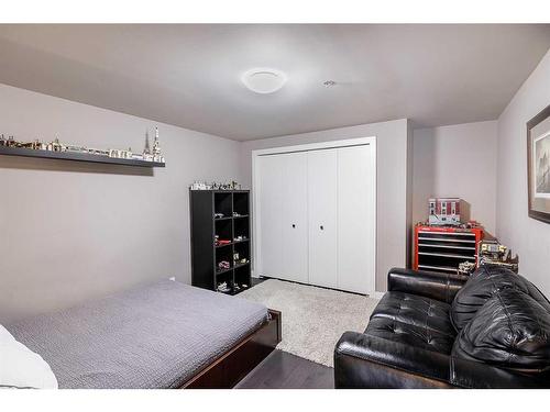 111-235 9A Street Nw, Calgary, AB - Indoor Photo Showing Other Room