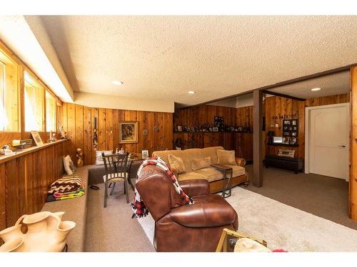 2573 Twp 330, Rural Mountain View County, AB - Indoor