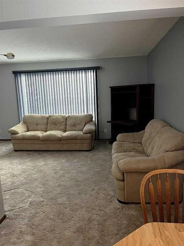 203 3Rd Avenue West, Hussar, AB - Indoor Photo Showing Living Room