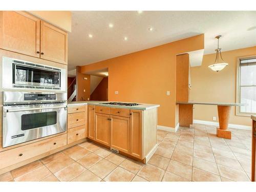 2304 3 Avenue Nw, Calgary, AB - Indoor Photo Showing Kitchen