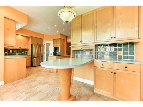 2304 3 Avenue Nw, Calgary, AB - Indoor Photo Showing Kitchen