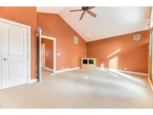 2304 3 Avenue Nw, Calgary, AB - Indoor Photo Showing Other Room
