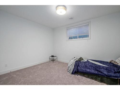 5228 Bowness Road Nw, Calgary, AB - Indoor Photo Showing Bedroom