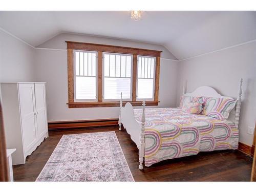 4309 2 Street West, Claresholm, AB - Indoor Photo Showing Bedroom