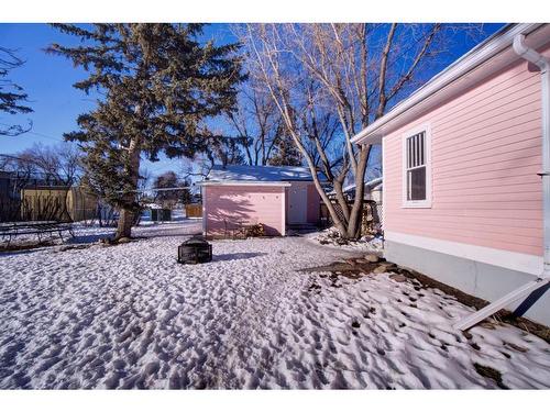 4309 2 Street West, Claresholm, AB - Outdoor