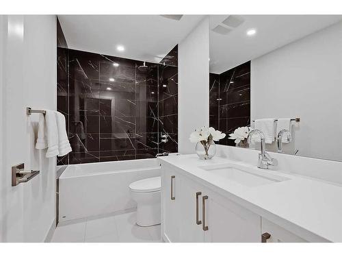 2-427 37 Street Sw, Calgary, AB - Indoor Photo Showing Bathroom