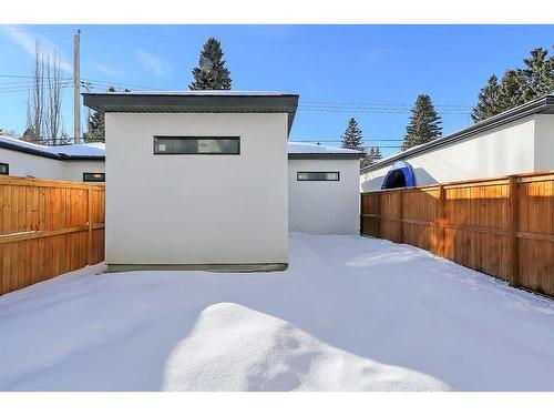 2-427 37 Street Sw, Calgary, AB - Outdoor With Exterior