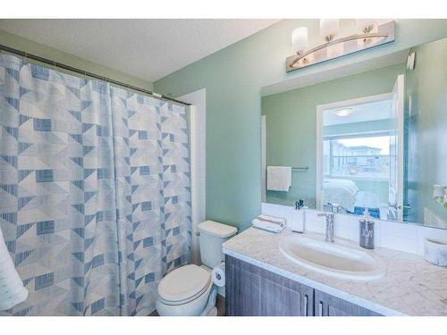 15 Corner Meadows Villas Ne, Calgary, AB - Indoor Photo Showing Bathroom